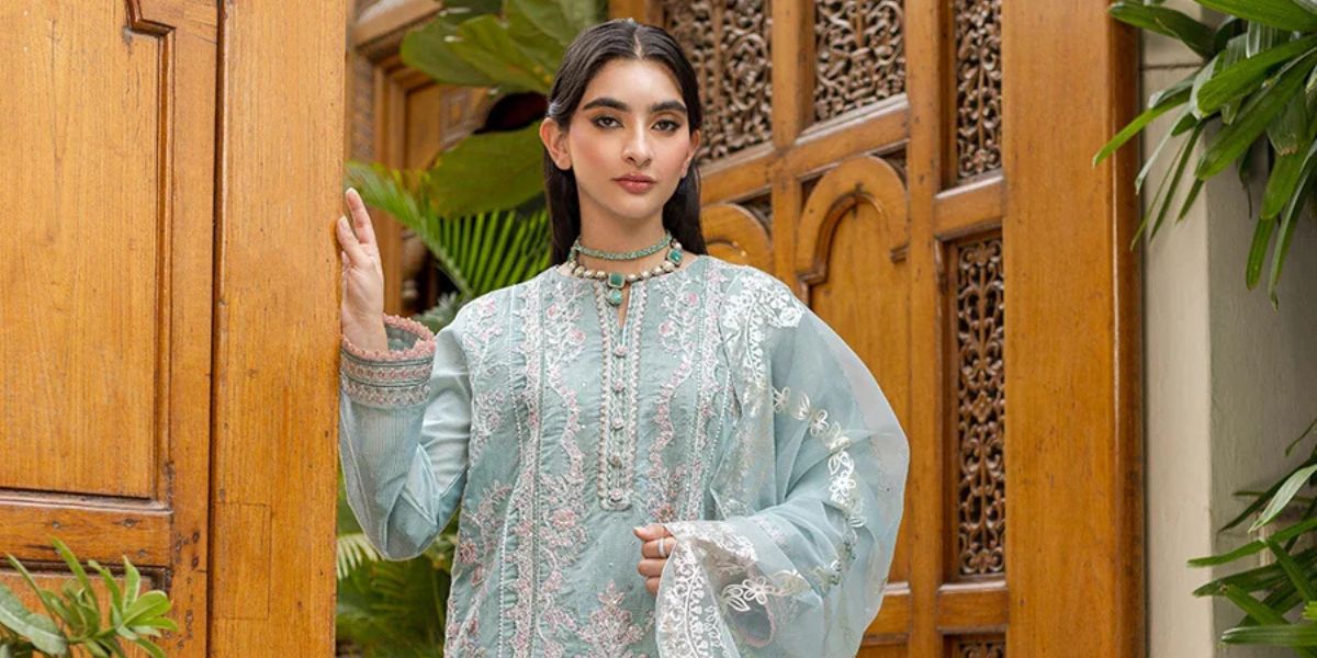 How to Style Ready-Made Pakistani Dresses for a Modern Look  SalitexOnline